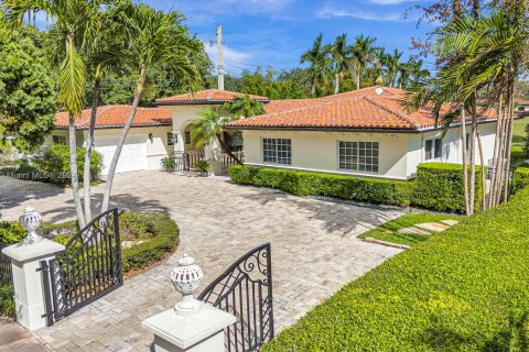 Casa en venta en Coral Gables, Florida, 5 dormitorios, 360.83 m2 № 1008955 - foto 1