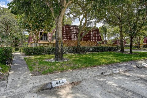 Adosado en venta en Palm Harbor, Florida, 2 dormitorios, 124.86 m2 № 1245419 - foto 1