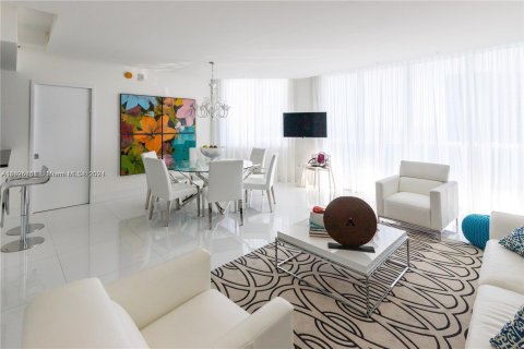 Condominio en venta en Hollywood, Florida, 3 dormitorios, 193.98 m2 № 1272186 - foto 4