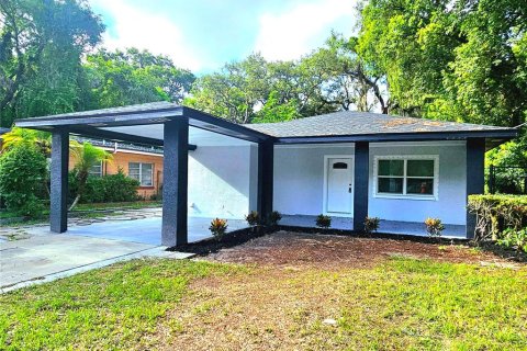 House in Tampa, Florida 3 bedrooms, 92.81 sq.m. № 1246392 - photo 1