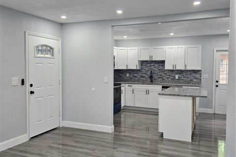 Casa en venta en Tampa, Florida, 3 dormitorios, 92.81 m2 № 1246392 - foto 19