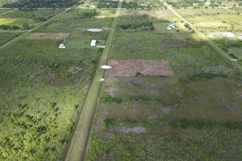 Terreno en venta en Okeechobee, Florida № 1354369 - foto 4