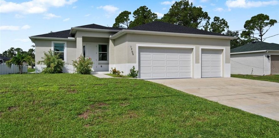 House in North Port, Florida 3 bedrooms, 161.46 sq.m. № 1354371