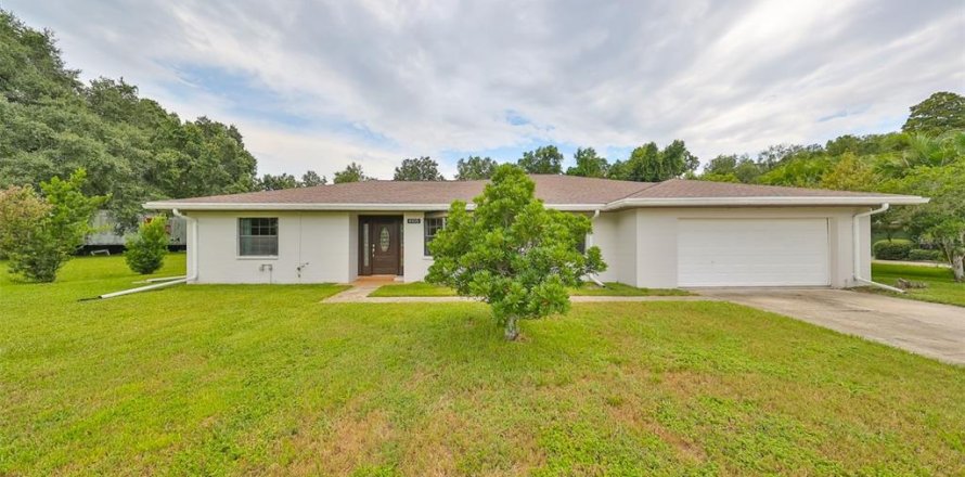 House in Tampa, Florida 3 bedrooms, 272.48 sq.m. № 1335811