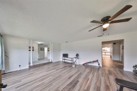 Casa en venta en Tampa, Florida, 3 dormitorios, 272.48 m2 № 1335811 - foto 8