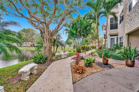 Condo in Lauderdale Lakes, Florida, 1 bedroom  № 1423240 - photo 30