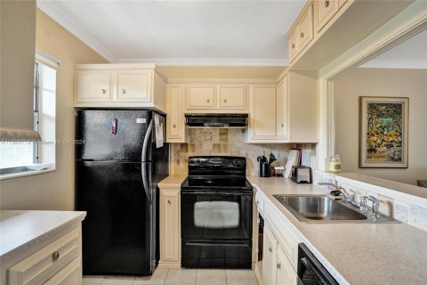 Condo in Lauderdale Lakes, Florida, 1 bedroom  № 1423240 - photo 17