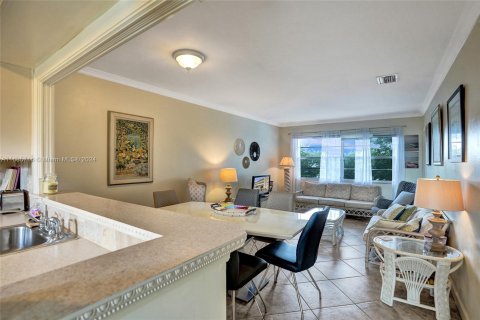 Condo in Lauderdale Lakes, Florida, 1 bedroom  № 1423240 - photo 19