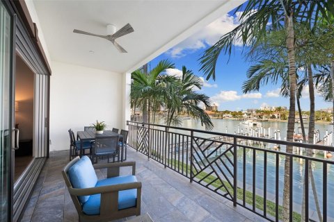 Townhouse in Clearwater, Florida 4 bedrooms, 259.57 sq.m. № 933931 - photo 14