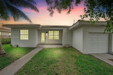 Villa ou maison à vendre à North Bay Village, Floride: 3 chambres, 124.21 m2 № 1395864 - photo 17