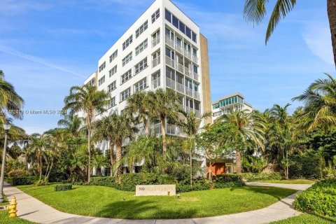 Condominio en venta en Key Biscayne, Florida, 2 dormitorios, 126.81 m2 № 1395897 - foto 12