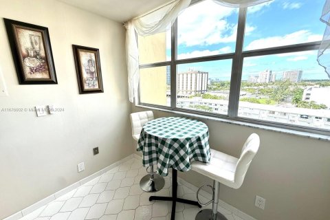 Condominio en venta en Hallandale Beach, Florida, 1 dormitorio, 91.23 m2 № 1400254 - foto 15