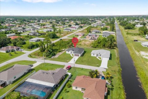 House in Lehigh Acres, Florida 4 bedrooms, 148.64 sq.m. № 1400253 - photo 29