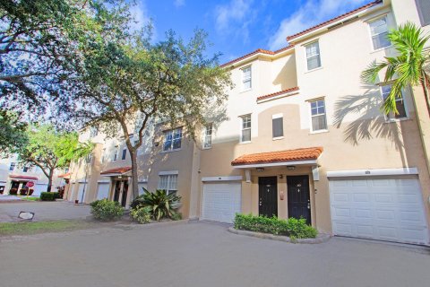 Condominio en venta en Coral Springs, Florida, 3 dormitorios, 122.17 m2 № 941151 - foto 3