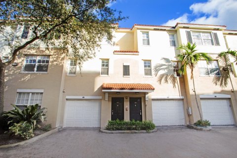 Condominio en venta en Coral Springs, Florida, 3 dormitorios, 122.17 m2 № 941151 - foto 4