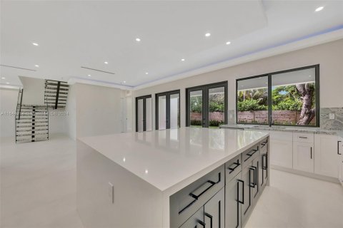 Villa ou maison à vendre à Palmetto Bay, Floride: 4 chambres, 273.13 m2 № 1327718 - photo 9