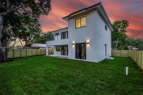 Villa ou maison à vendre à Palmetto Bay, Floride: 4 chambres, 273.13 m2 № 1327718 - photo 4