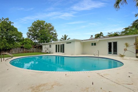 House in Plantation, Florida 3 bedrooms, 154.22 sq.m. № 1230219 - photo 2