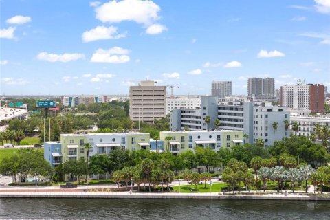 Condo in Tampa, Florida, 1 bedroom  № 1295835 - photo 2