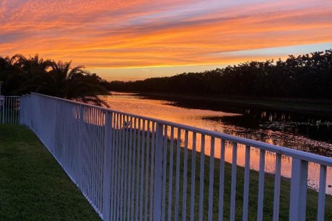 Villa ou maison à vendre à Weston, Floride: 5 chambres, 393.91 m2 № 1207685 - photo 2