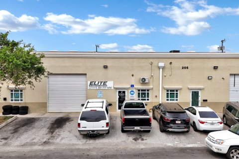 Commercial property in Lake Worth, Florida № 1103200 - photo 3