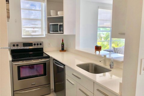 Copropriété à vendre à Miami Beach, Floride: 1 chambre, 41.81 m2 № 1281939 - photo 10