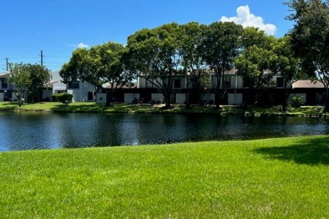 Copropriété à vendre à Pembroke Pines, Floride: 2 chambres, 117.43 m2 № 716579 - photo 8
