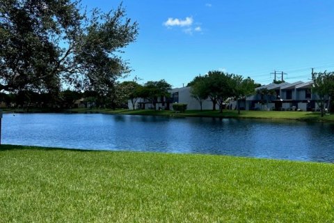 Condominio en venta en Pembroke Pines, Florida, 2 dormitorios, 117.43 m2 № 716579 - foto 7