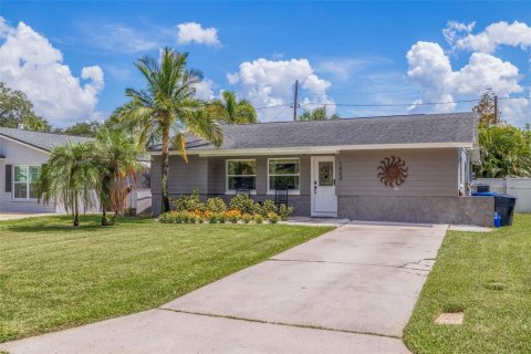 Casa en venta en Saint Petersburg, Florida, 3 dormitorios, 138.8 m2 № 1352810 - foto 3