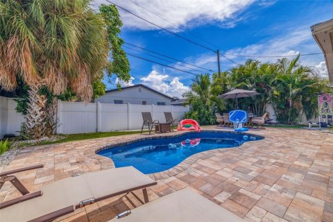 Casa en venta en Saint Petersburg, Florida, 3 dormitorios, 138.8 m2 № 1352810 - foto 26