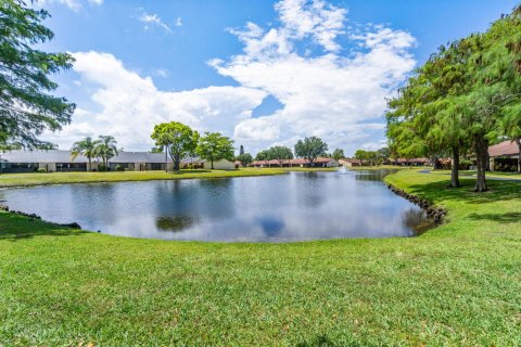 Villa ou maison à vendre à West Palm Beach, Floride: 2 chambres, 127.28 m2 № 1159904 - photo 4