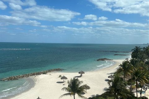 Condominio en venta en Miami Beach, Florida, 3 dormitorios, 426.42 m2 № 1348303 - foto 6