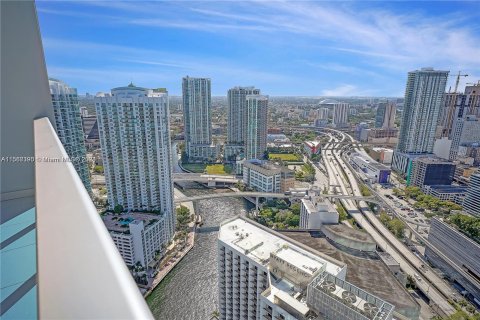 Condo in Miami, Florida, 1 bedroom  № 1092530 - photo 11