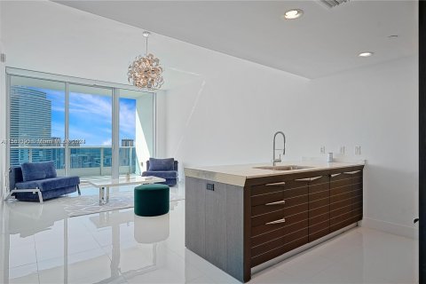 Condominio en venta en Miami, Florida, 1 dormitorio, 74.23 m2 № 1092530 - foto 19