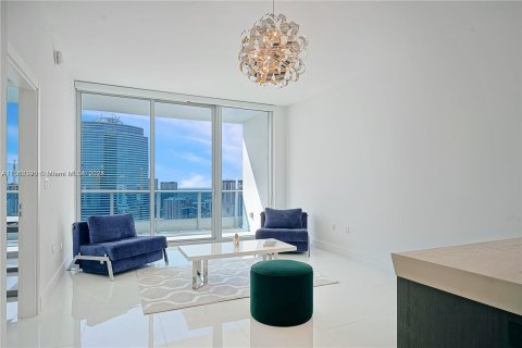 Condo in Miami, Florida, 1 bedroom  № 1092530 - photo 13