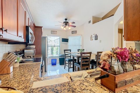 Adosado en venta en Kissimmee, Florida, 3 dormitorios, 136.66 m2 № 1299296 - foto 25