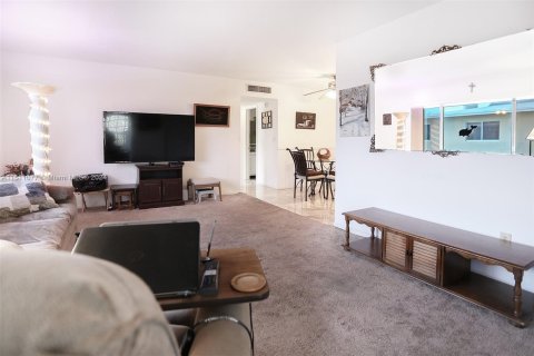 Condominio en venta en Boynton Beach, Florida, 2 dormitorios, 102.56 m2 № 953901 - foto 8