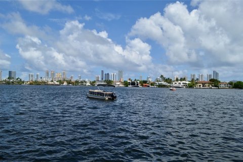 Condo in North Miami Beach, Florida, 1 bedroom  № 1331330 - photo 4