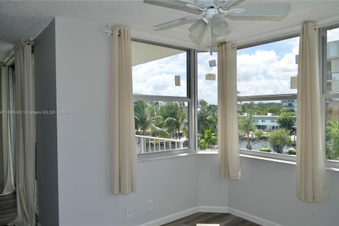 Condominio en venta en North Miami Beach, Florida, 1 dormitorio, 91.97 m2 № 1331330 - foto 9