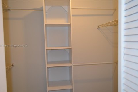 Copropriété à vendre à North Miami Beach, Floride: 1 chambre, 91.97 m2 № 1331330 - photo 13