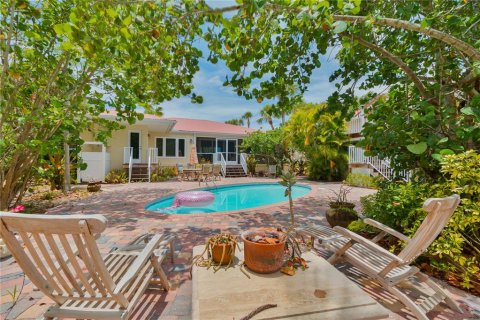 Villa ou maison à louer à Englewood, Floride: 4 chambres, 188.22 m2 № 251617 - photo 3