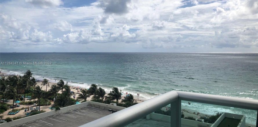 Condo in Hollywood, Florida, 2 bedrooms  № 123468