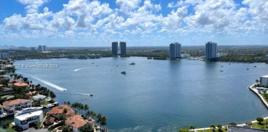 Condo in Aventura, Florida, 2 bedrooms  № 1013900