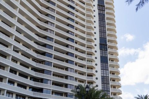 Condominio en venta en Aventura, Florida, 2 dormitorios, 125.42 m2 № 1013900 - foto 21