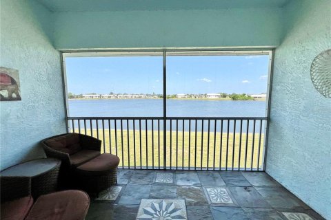 Copropriété à vendre à Punta Gorda, Floride: 2 chambres, 102.29 m2 № 1115030 - photo 5