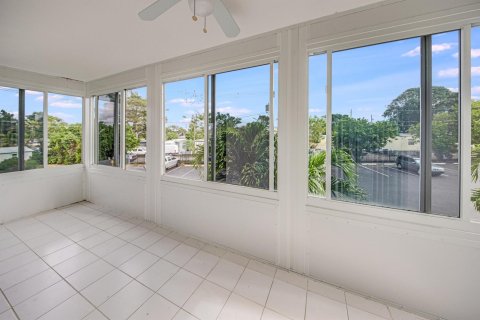 Condo in Lake Worth, Florida, 2 bedrooms  № 938869 - photo 12