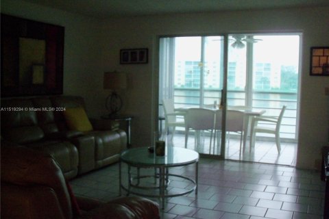 Copropriété à vendre à Dania Beach, Floride: 2 chambres, 110.55 m2 № 963489 - photo 16
