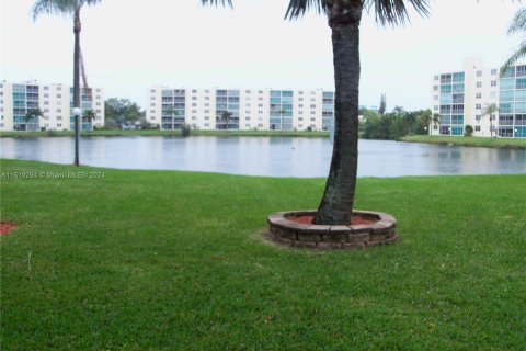 Condominio en venta en Dania Beach, Florida, 2 dormitorios, 110.55 m2 № 963489 - foto 2