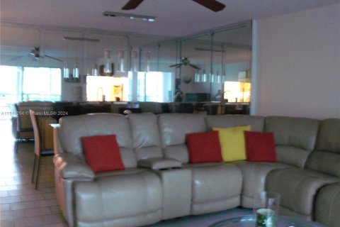 Condominio en venta en Dania Beach, Florida, 2 dormitorios, 110.55 m2 № 963489 - foto 15