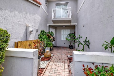Townhouse in Doral, Florida 3 bedrooms, 193.24 sq.m. № 1081292 - photo 21